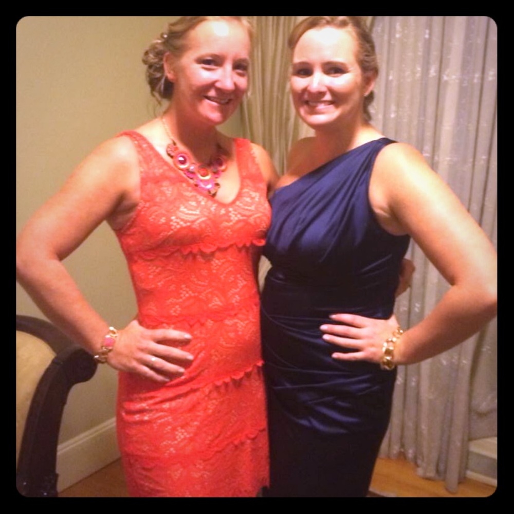 Fun and flirty! Bebe Large body con dress.